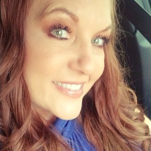 Meet your Posher, Lori